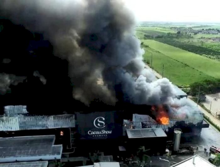 Fábrica da Cacau Show continua com focos de incêndio em Linhares