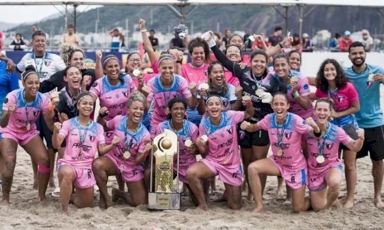 Time de Beach Soccer feminino do ES é eleito o melhor do mundo