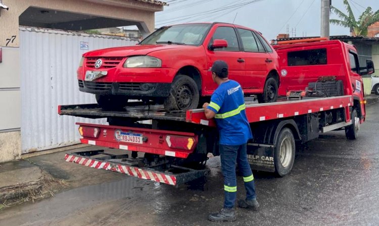 Veículos abandonados são recolhidos das ruas de Aracruz